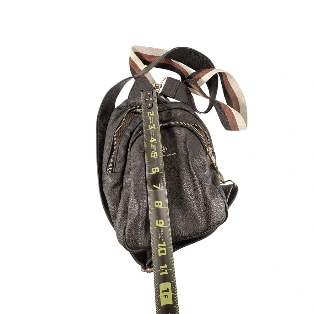 Nanette Lepore Sling Bag Womens Black Excellent Pebbled Vegan Leather Crossbody